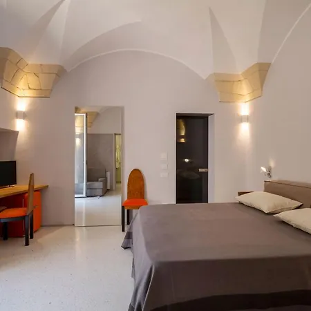 Dimora Storica Muratore Bed & Breakfast 3*